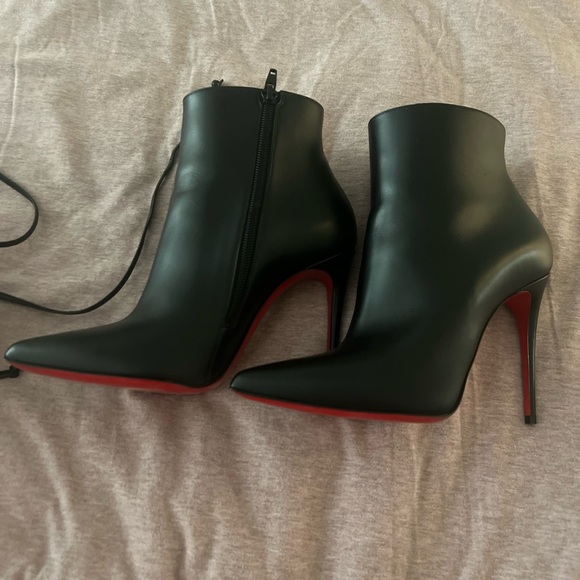 BNIB LOUBOUTIN So Kate Booty size 37.5 - Picture 14 of 15